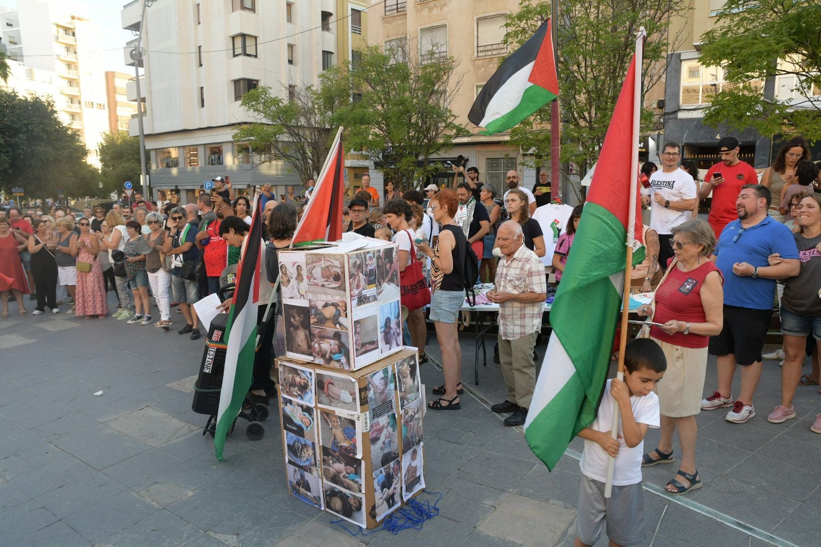 Cacerolada en Alicante para pedir el fin del holocausto en Gaza