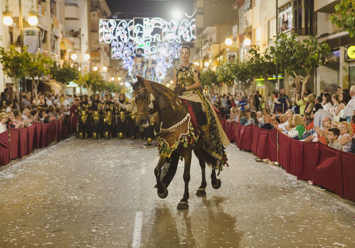 Desfile de fiestas en El Campello