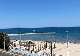 Nuevo espigón de la playa del Postiguet y tramo afectado por las rocas.