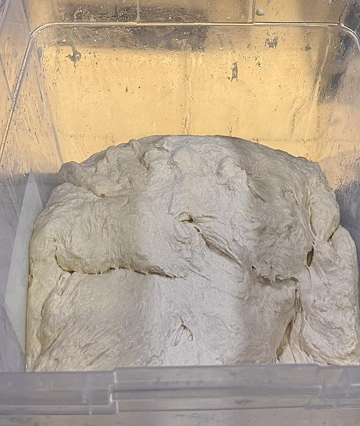 Imagen secundaria 2 - Así se elabora la masa en Rusticana.