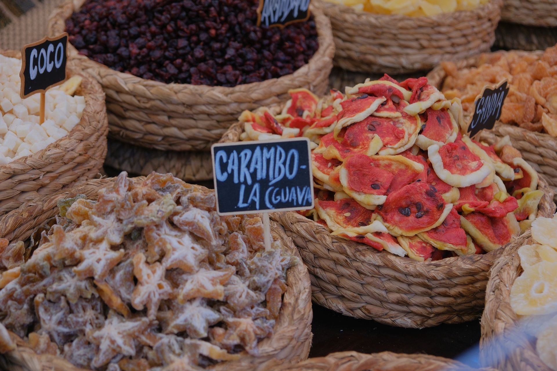El paseo de Canalejas se transforma en el gran zoco árabe de Alicante