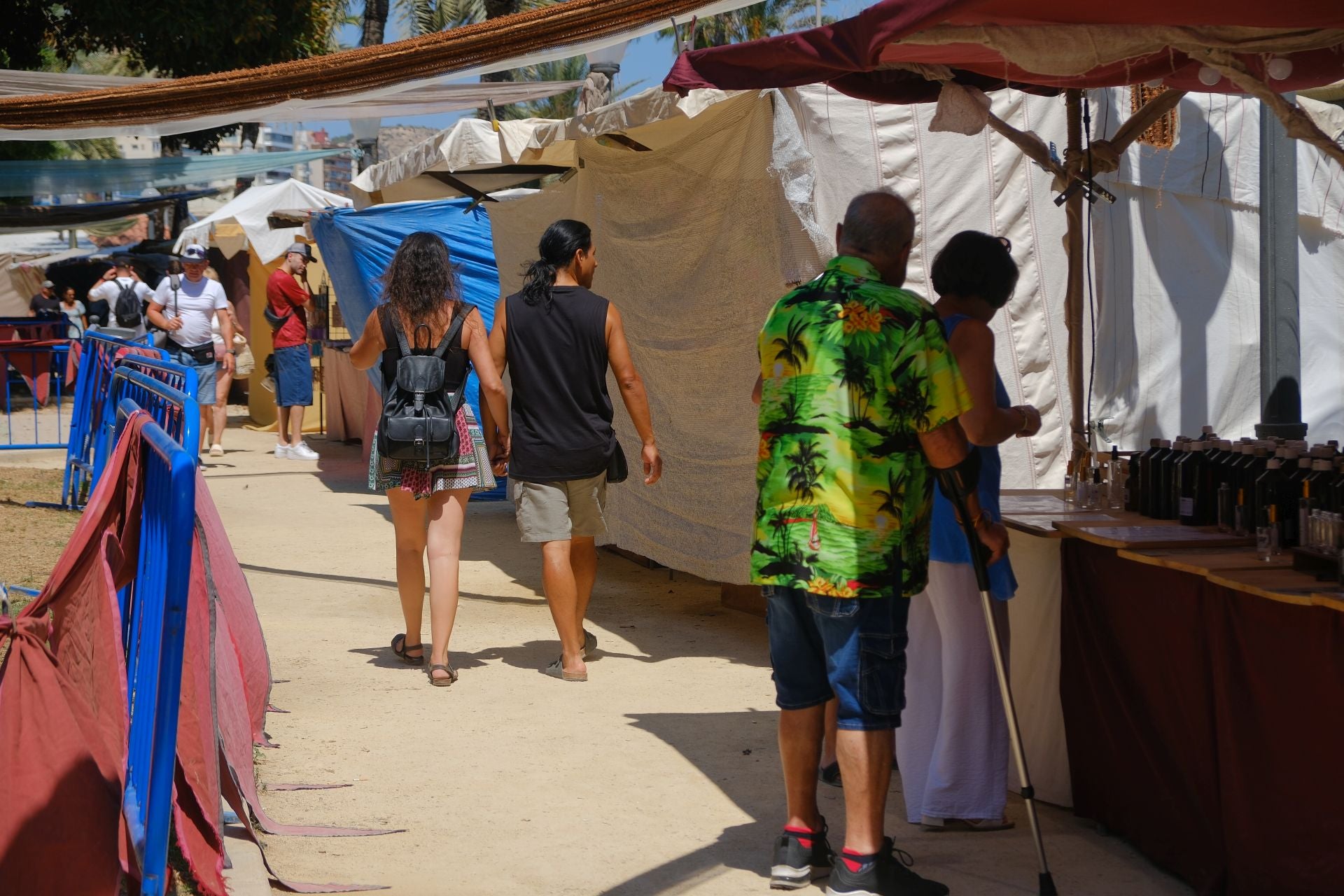 El paseo de Canalejas se transforma en el gran zoco árabe de Alicante