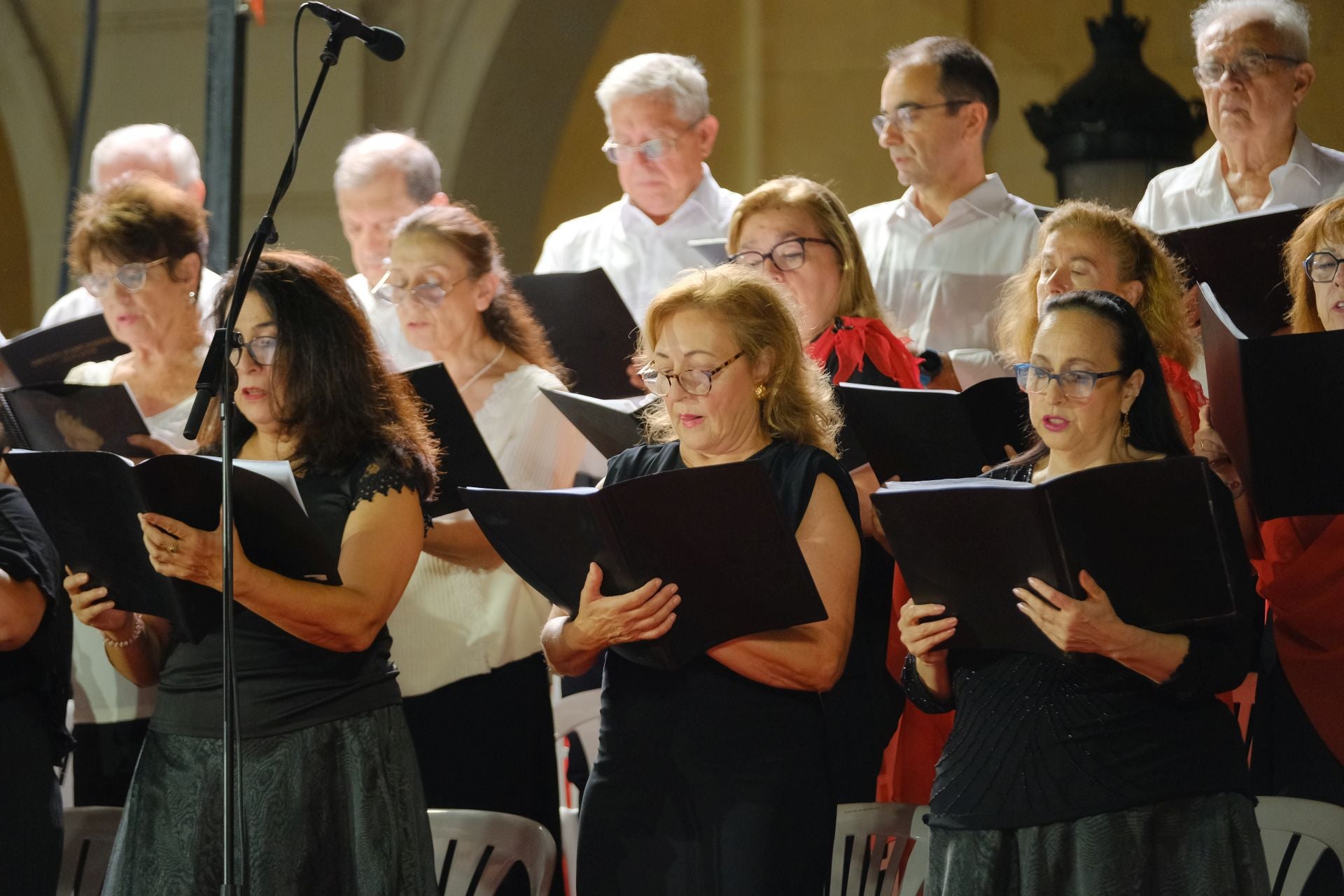 Alicante se emociona con la Alborada a la Virgen del Remedio