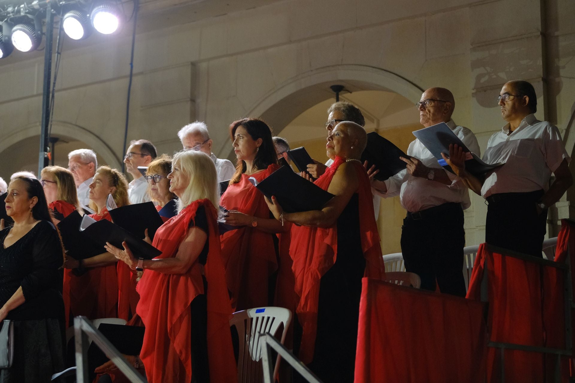 Alicante se emociona con la Alborada a la Virgen del Remedio