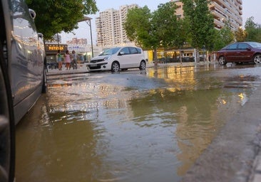 Reparan la fuga de aguas residuales en la avenida Bruselas de Alicante