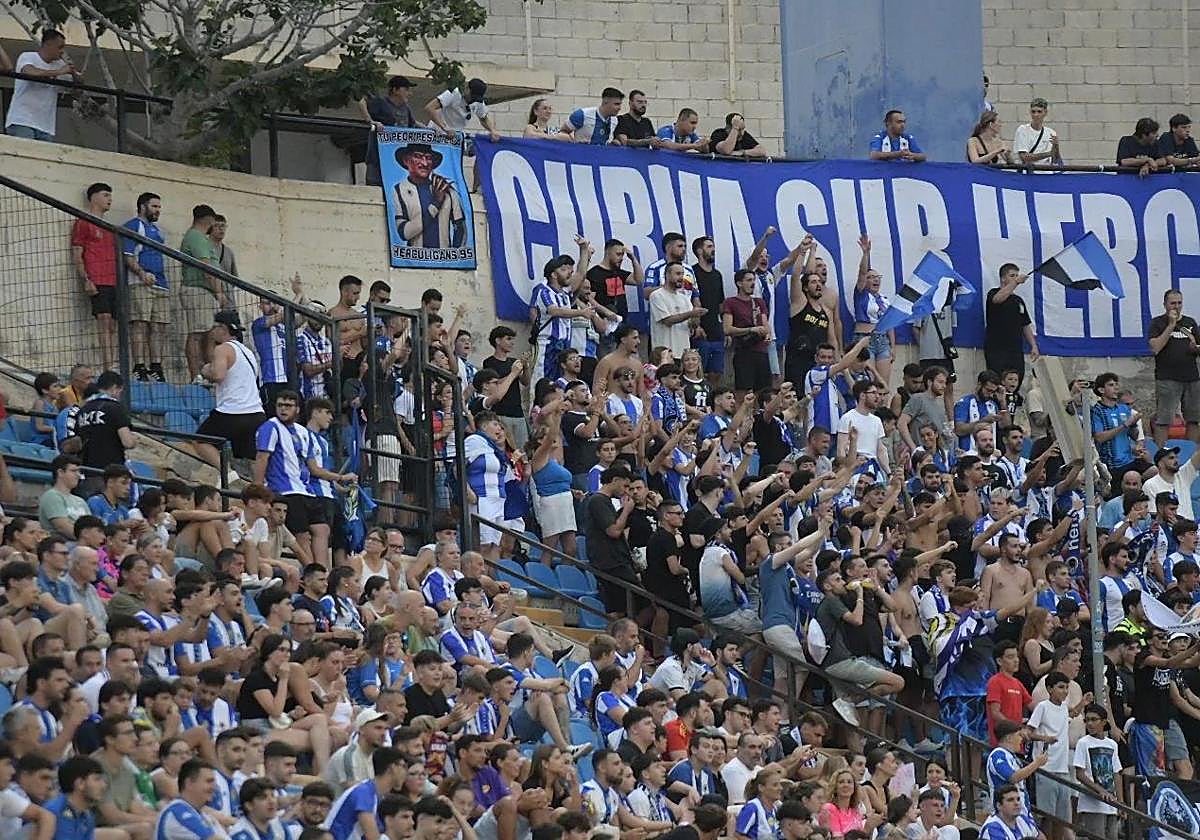Aficionados herculanos en el partido frente al Elche CF