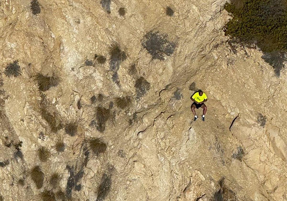 La persona rescatada quedó inmovilizada durante su ascenso.