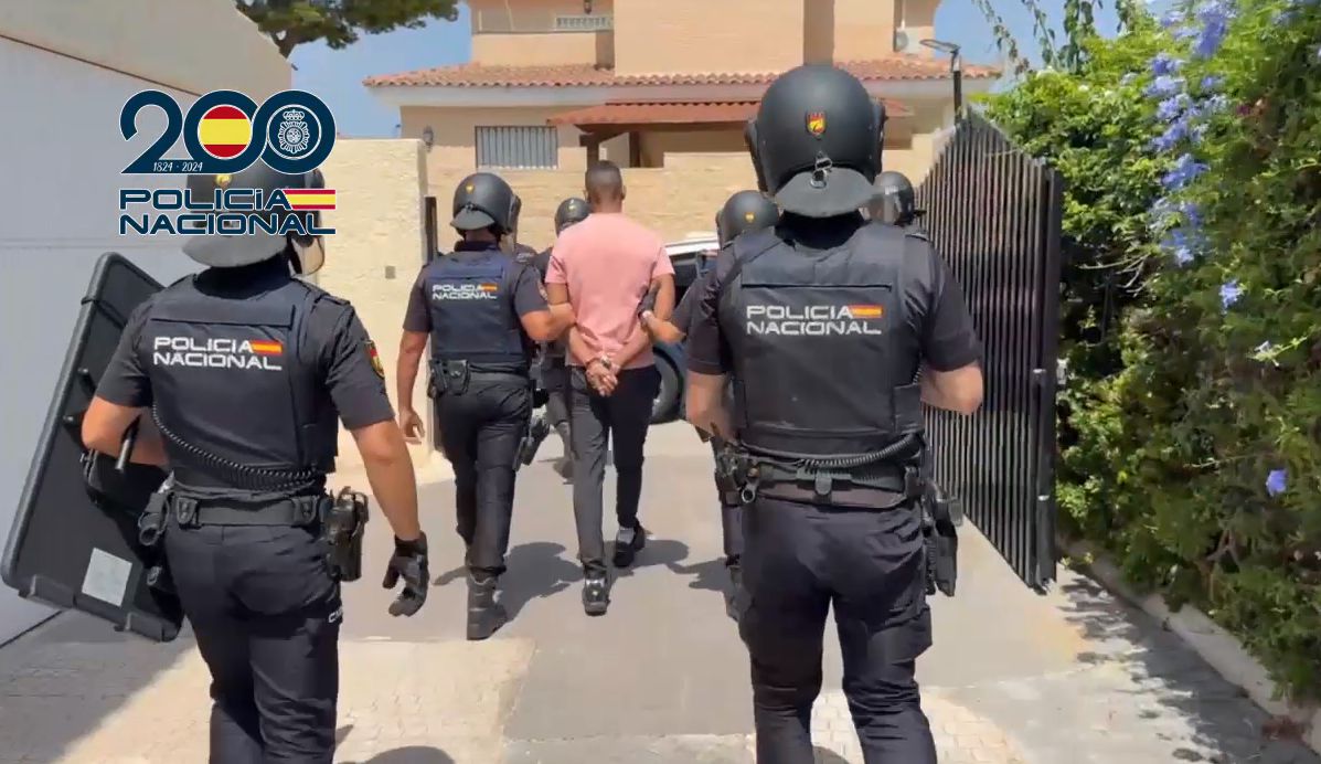 Detienen en un chalet de Benidorm a dos peligrosos fugitivos franceses buscados por homicidio y tráfico de armas