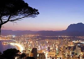 Imagen de Benidorm al atardecer