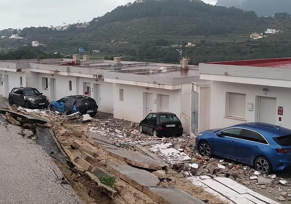 El vial de acceso a Balcón de Bernia que será reconstruido tras el derrumbe de 2022