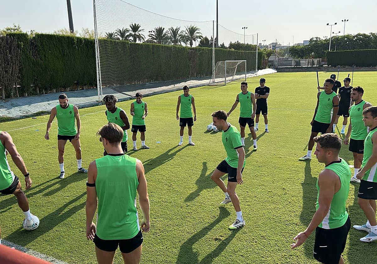 El Elche CF intensifica los entrenamientos antes de recibir al Real Betis
