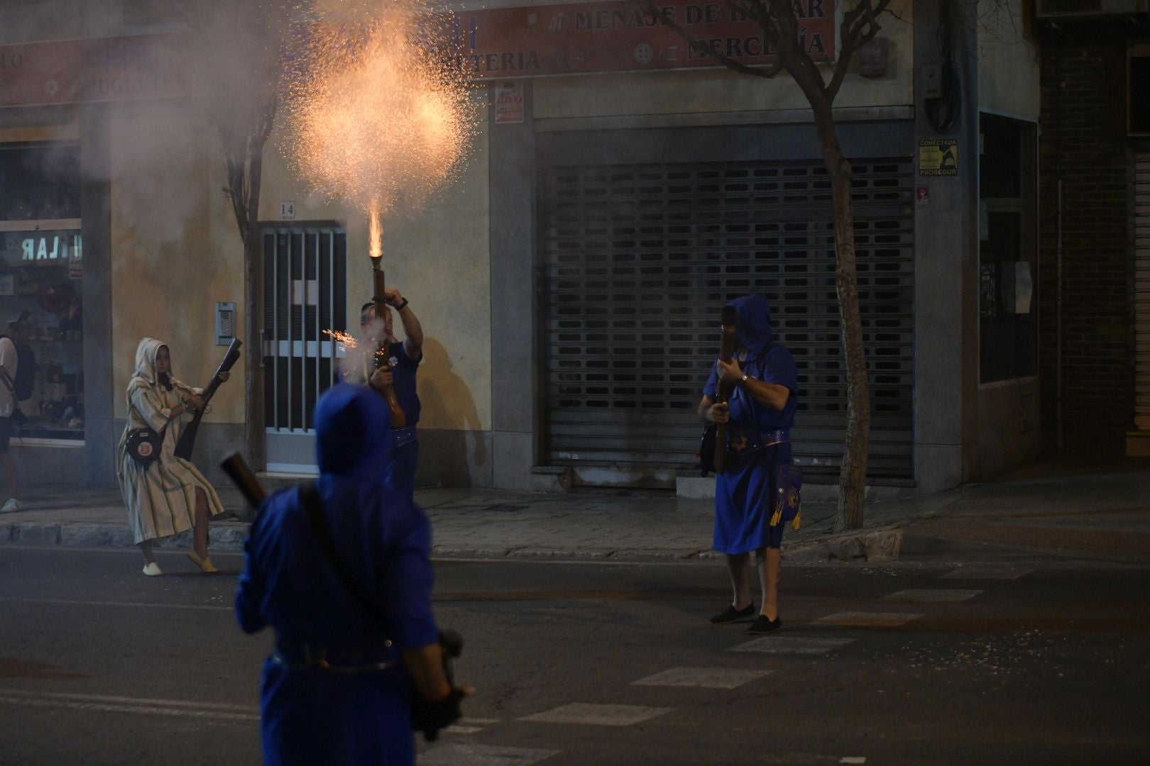 La Embajadada Mora hace vibrar Altozano al ritmo de las marchas