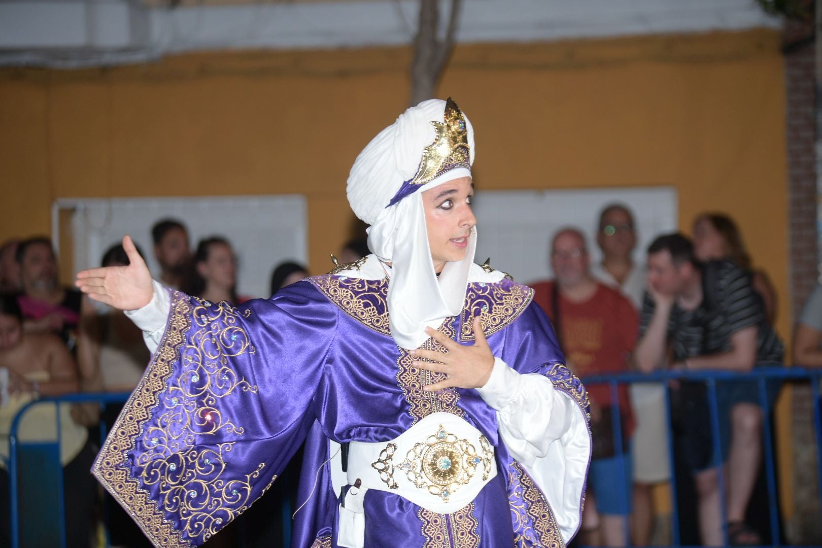 La Embajadada Mora hace vibrar Altozano al ritmo de las marchas