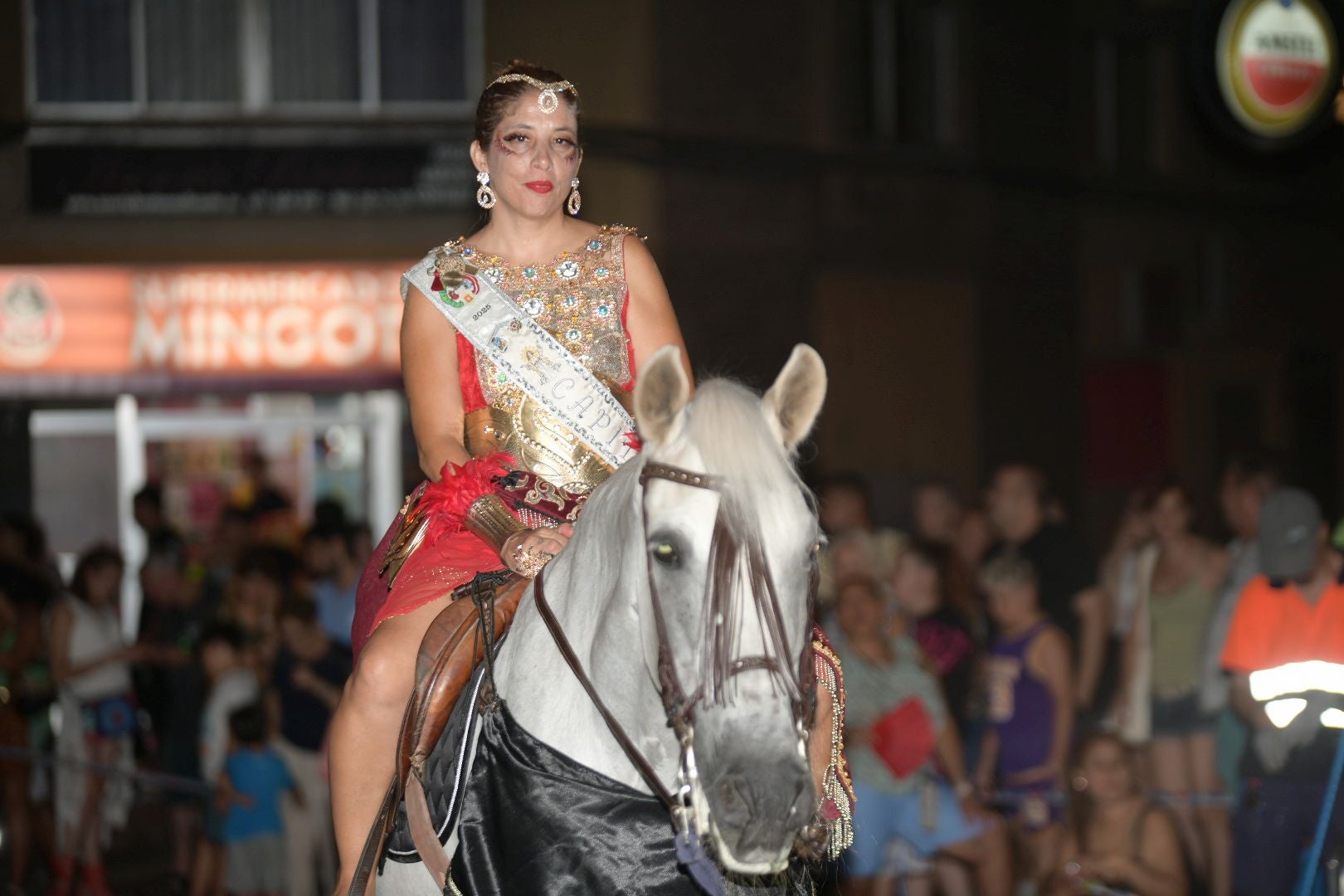 La Embajadada Mora hace vibrar Altozano al ritmo de las marchas