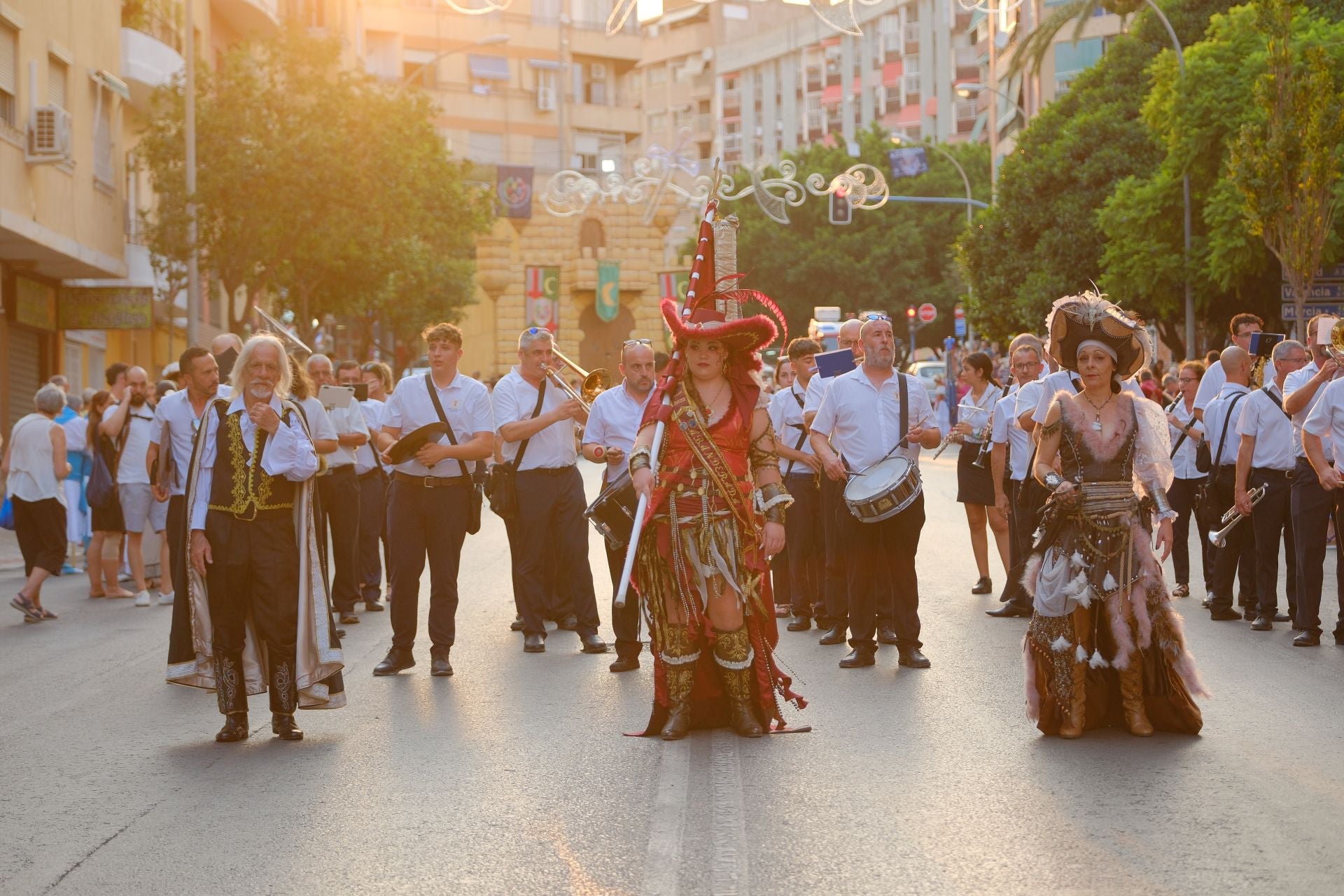 La Entrada Mora de Altozano llena de color el barrio