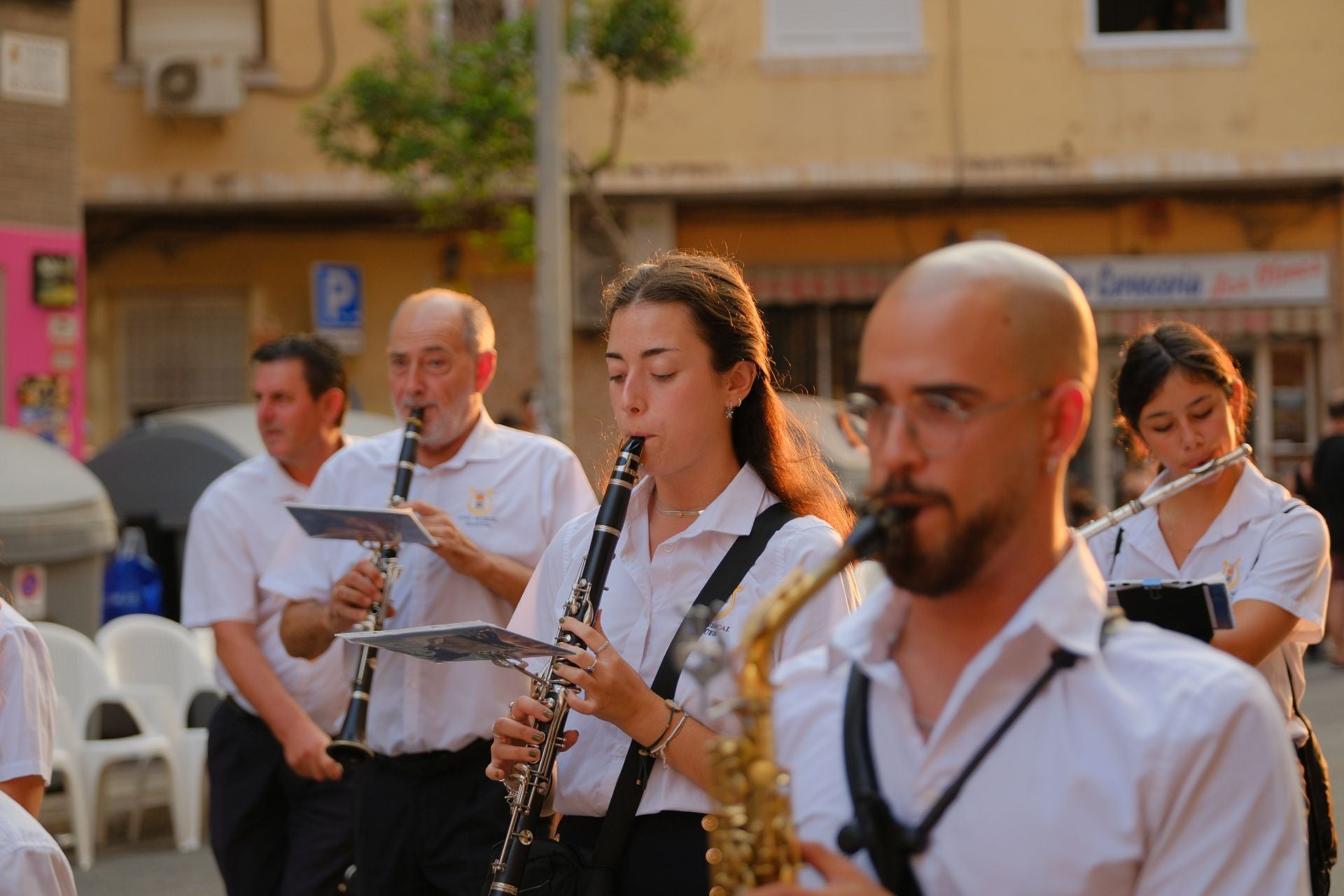 La Entrada Mora de Altozano llena de color el barrio