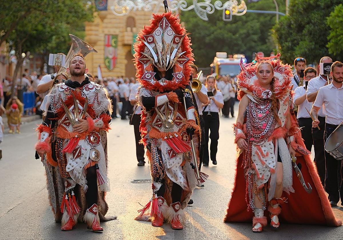 La Entrada Mora de Altozano llena de color el barrio
