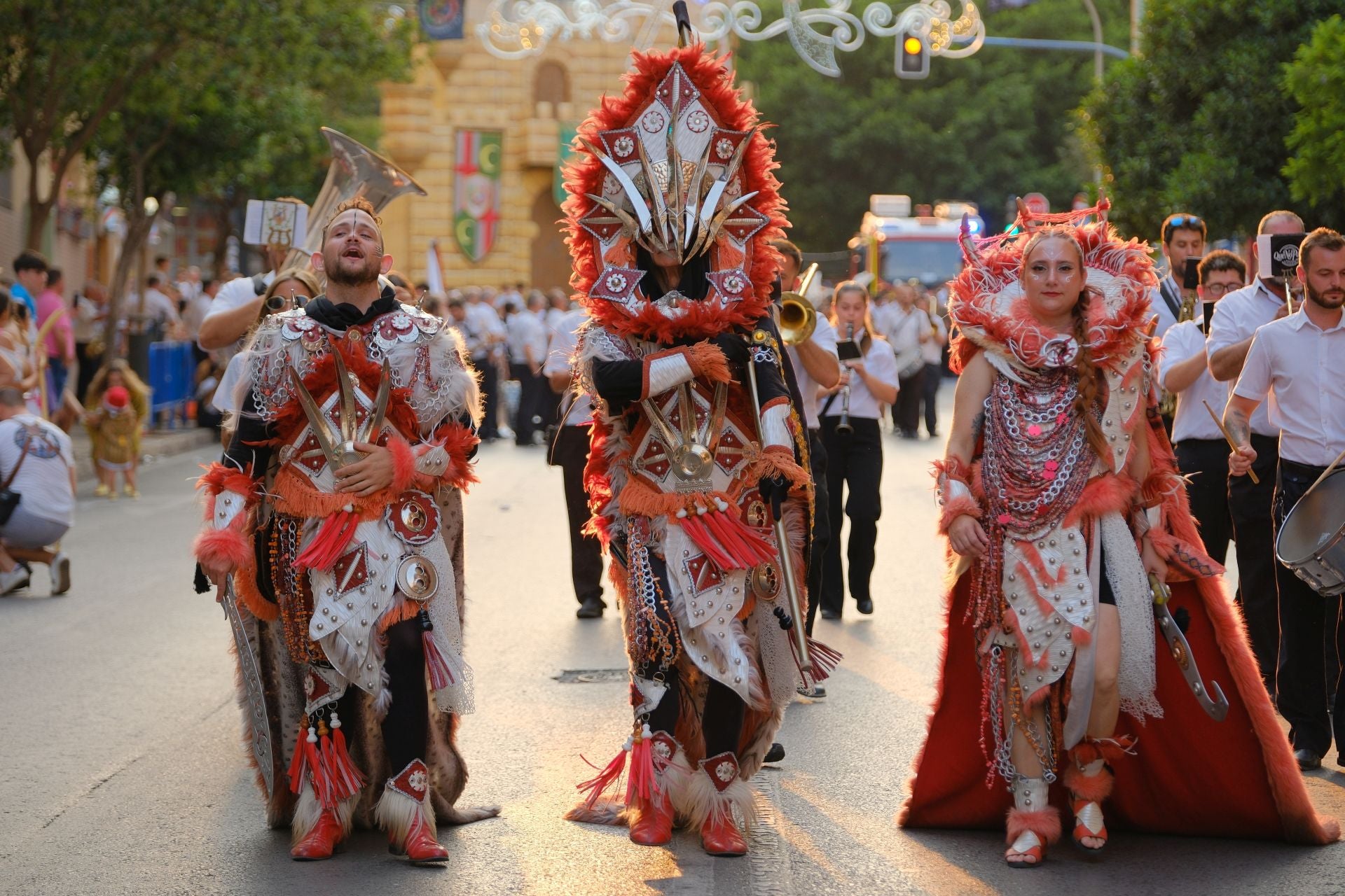 La Entrada Mora de Altozano llena de color el barrio