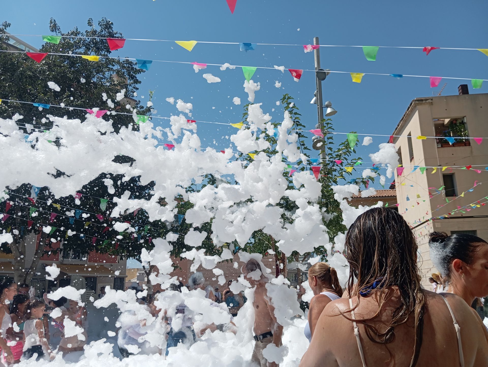 Así han vivido en San Roque la tradicional banyà y la fiesta de la espuma