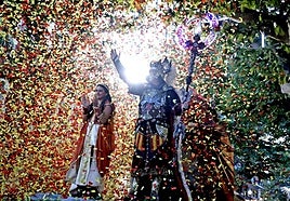 Los Moros y Cristianos de Dénia brillan en su desfile de Gala