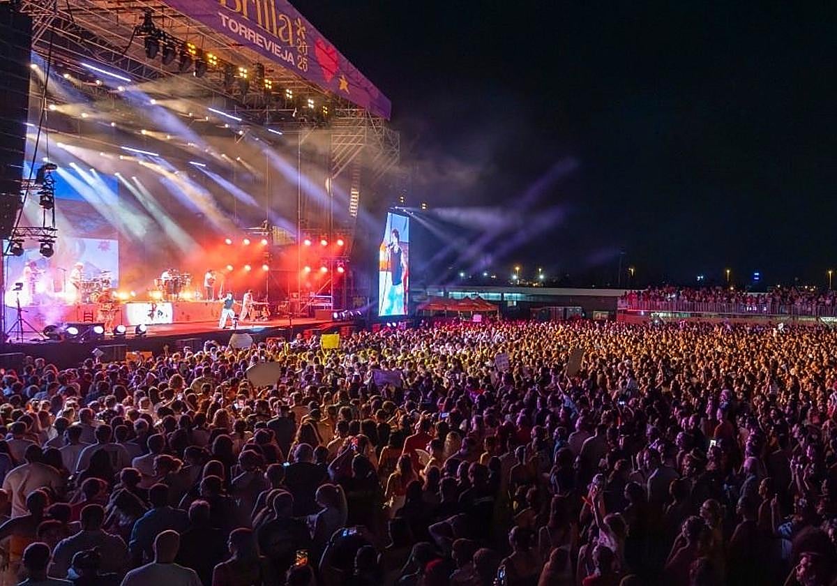 Over 30,000 people enjoyed concerts, shows, and cultural activities.