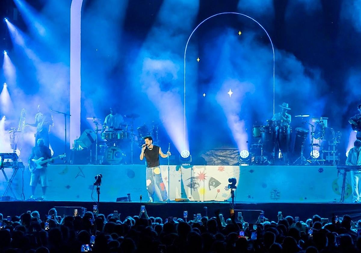 Imagen principal - Con un balance que supera los 30.000 asistentes, Brilla Torrevieja 2025 ha confirmado su condición de festival de referencia en el panorama nacional.