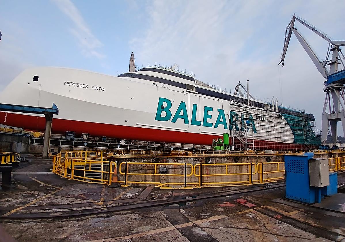 La embarcación, en las últimas fases de construcción y adecuación.