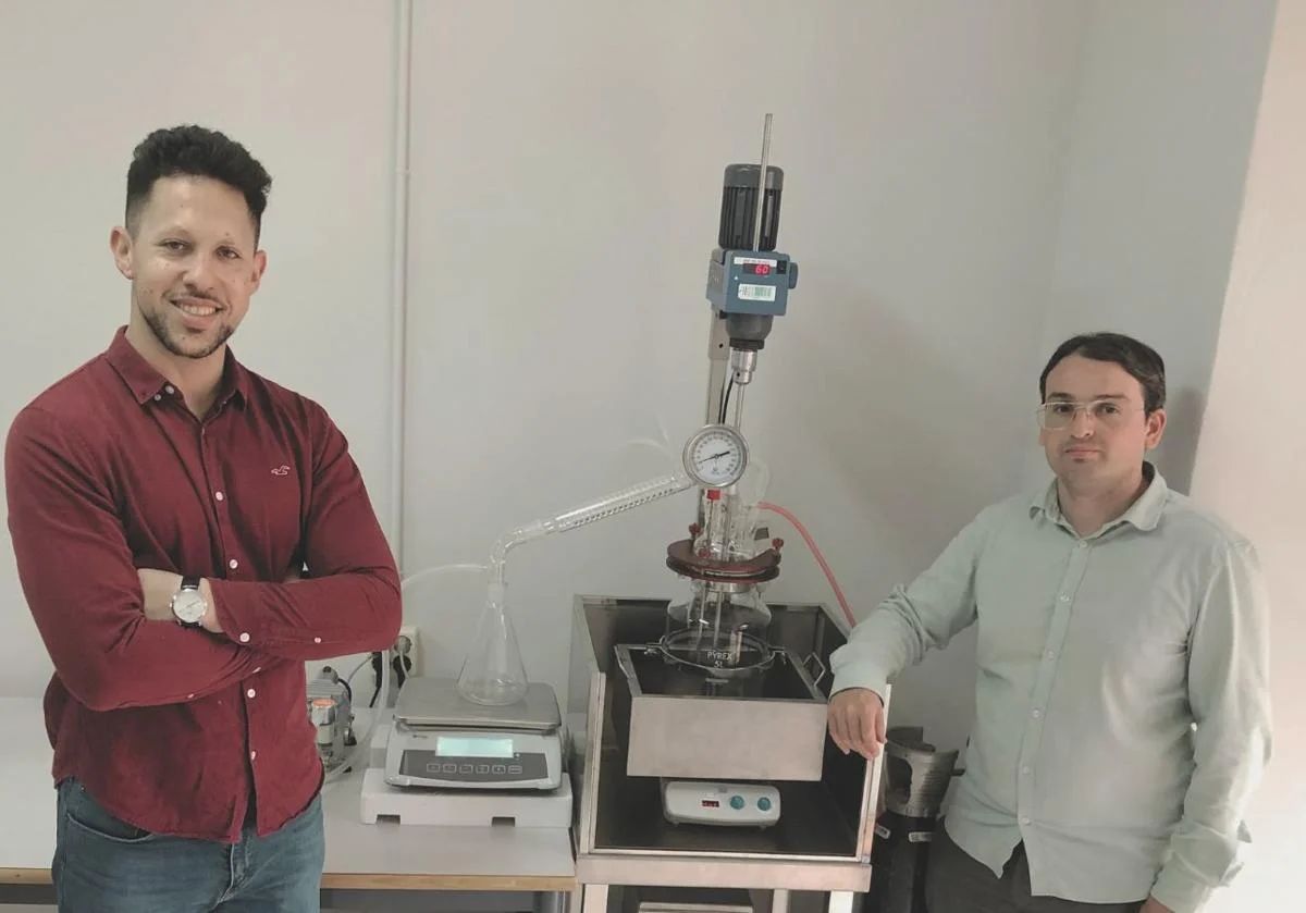 Asier Martínez y Jorge Sánchez en la sede del Parque Científico de la Universidad de Alicante.