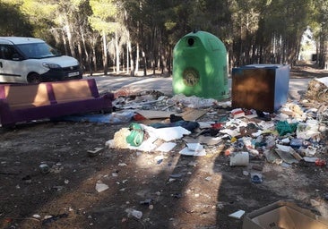 'Operación basura': la Policía de un municipio alicantino desenmascara a los infractores