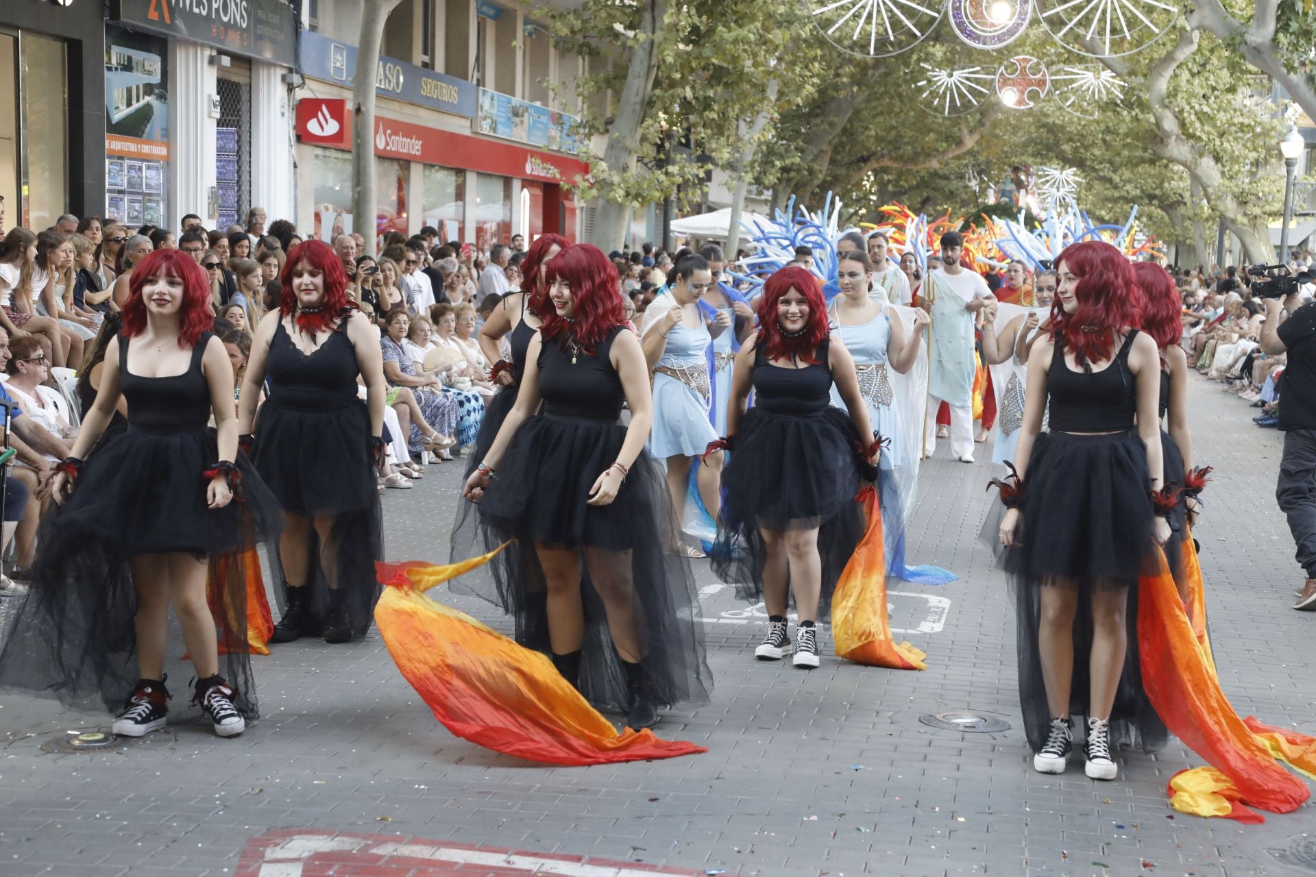 El desfile de carrozas de Dénia, en imágenes