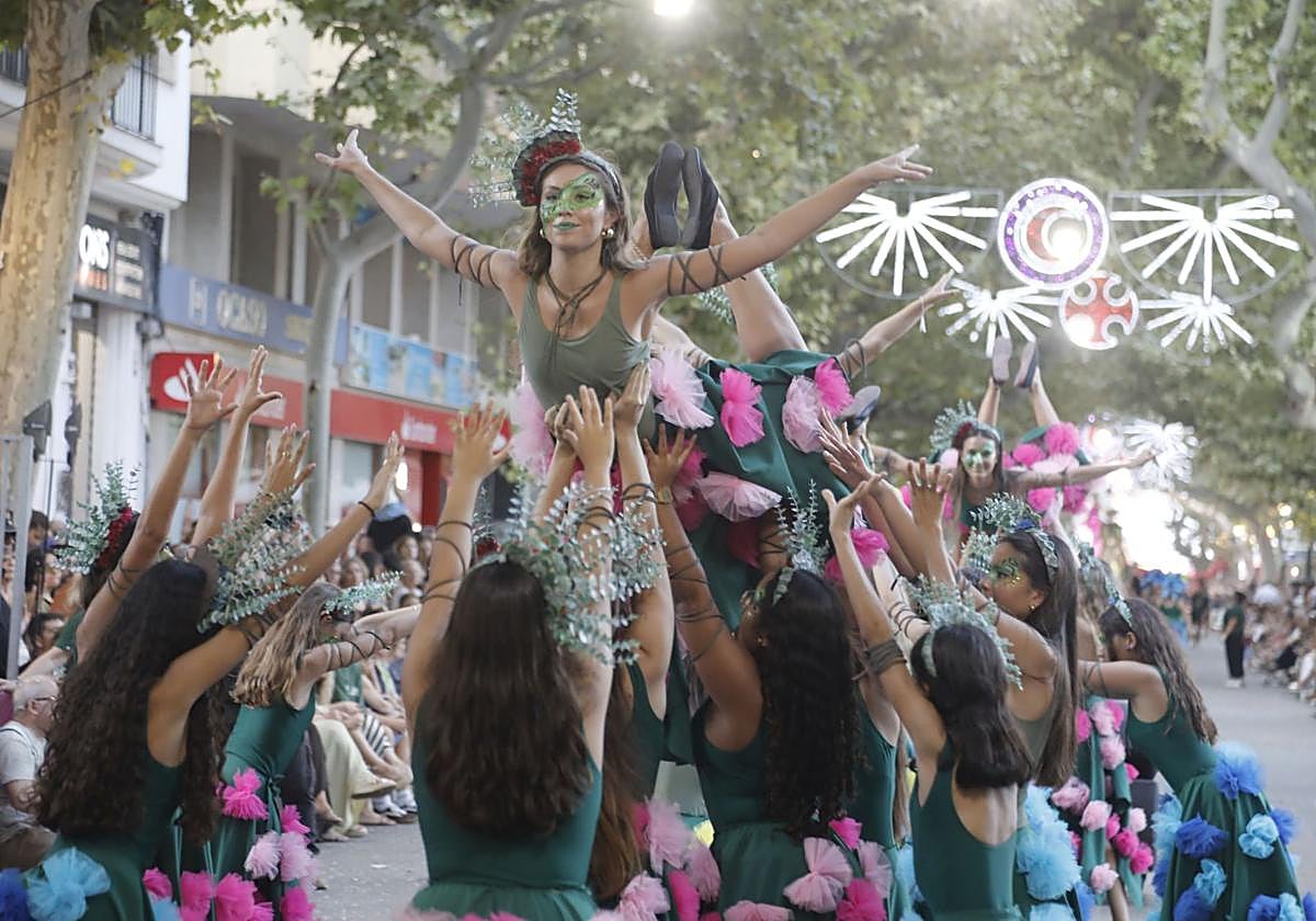 El desfile de carrozas de Dénia, en imágenes