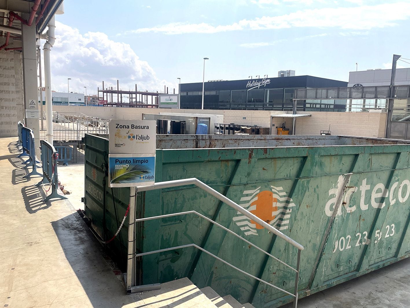 Imagen secundaria 1 - L&#039;Aljub, primer centro comercial de la provincia en obtener la certificación Residuo Cero