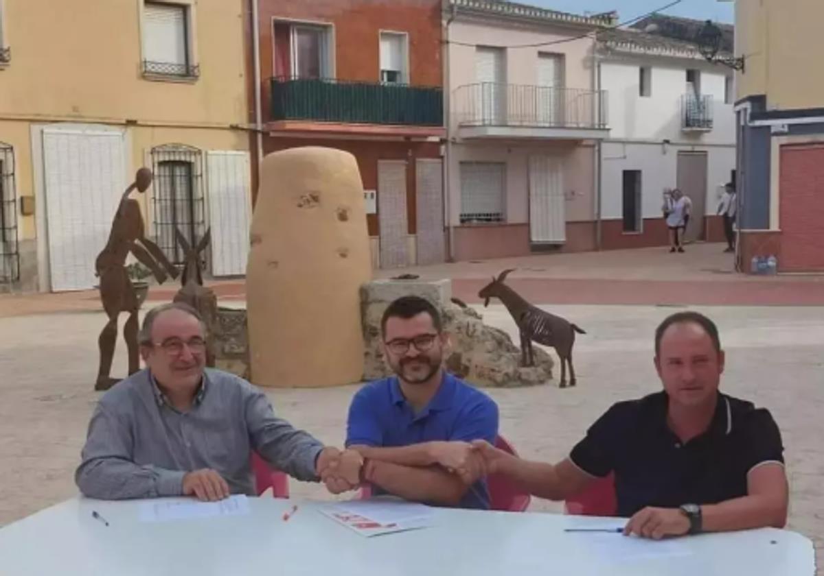 Imagen principal - PP y PSOE se alían en un pueblo de Alicante para echar a un alcalde de Compromís