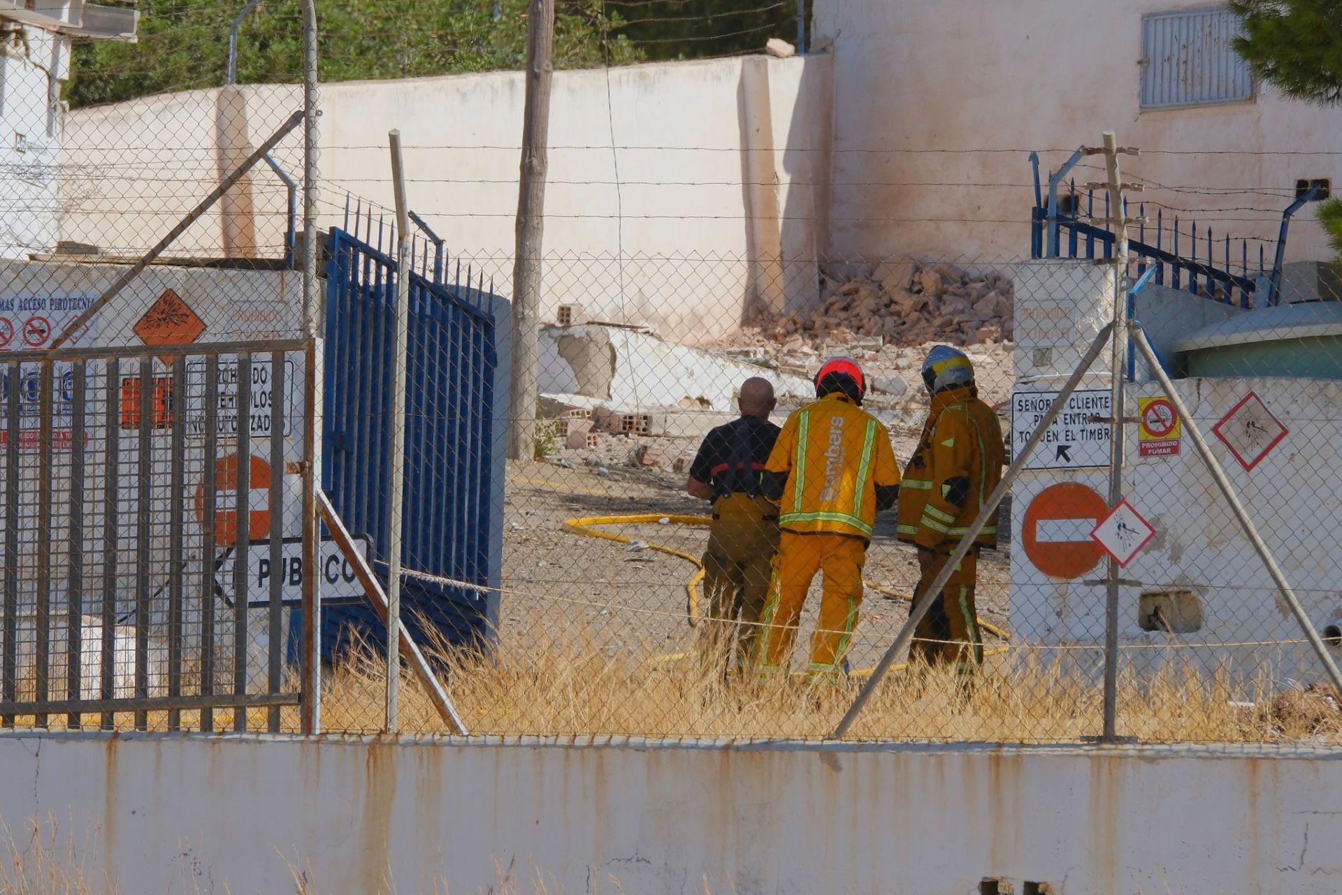 Las imágenes de la tragedia en una de las pirotecnias de mayor renombre de la provincia de Alicante
