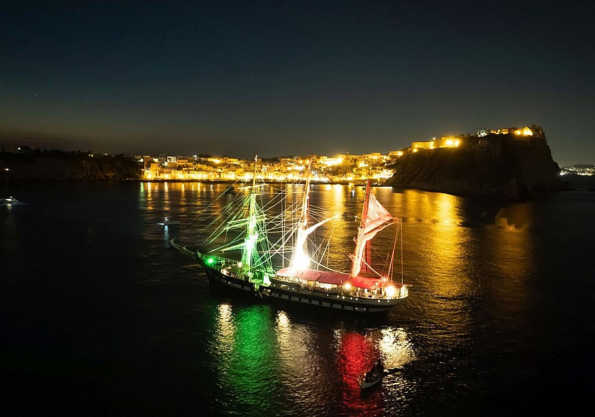 Imagen principal - Varios detalles del buque. 