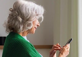 La Sede de la UA en Torrevieja acogerá el curso «Tu móvil desde cero».