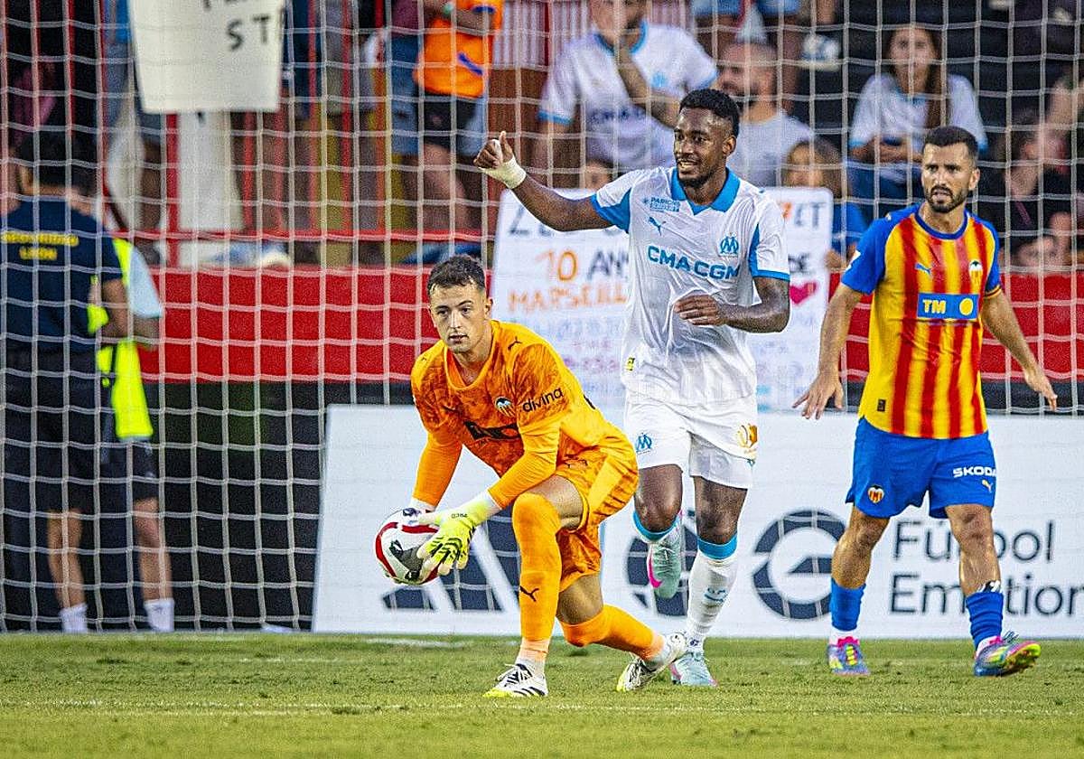 Partido entre el València CF y el Marsella.