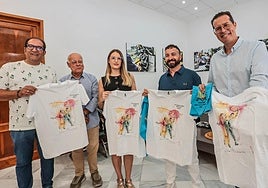 Las camisetas y pañuelos personalizados para 'correr la traca'.