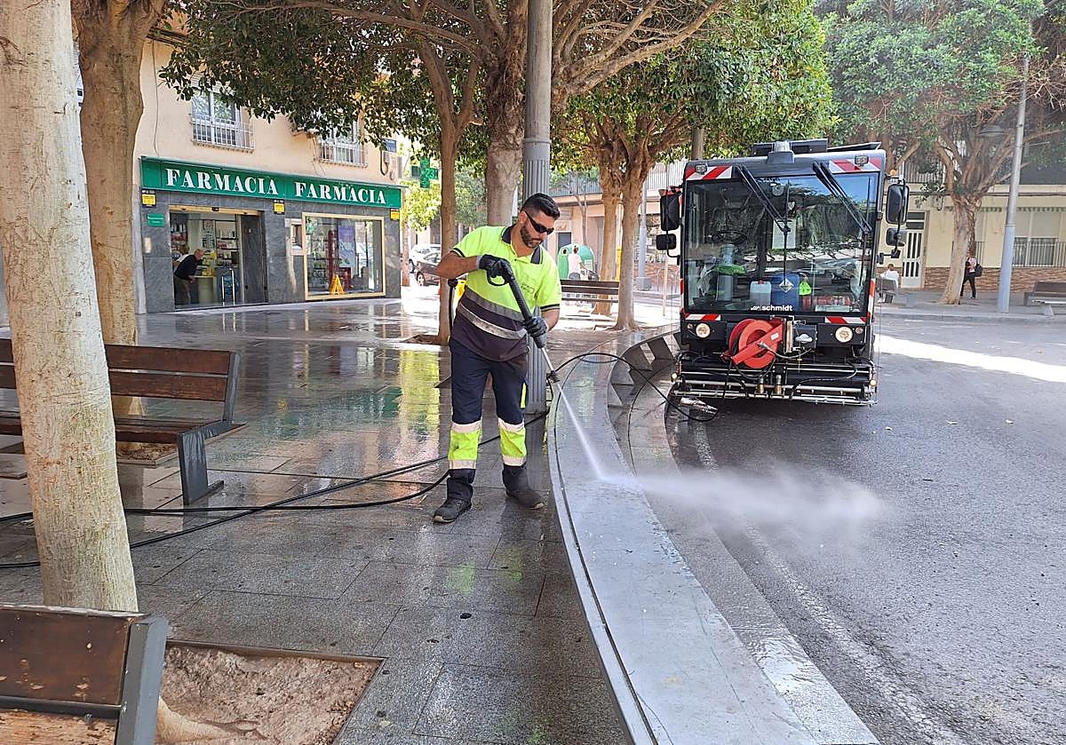 El servicio contempla la recogida de residuos y limpieza urbana.