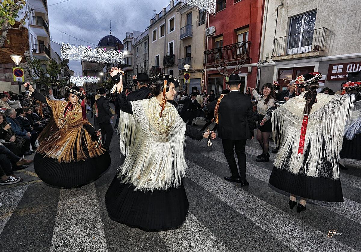 Bailes populares en las Fiestas de Invierno de Ibi.