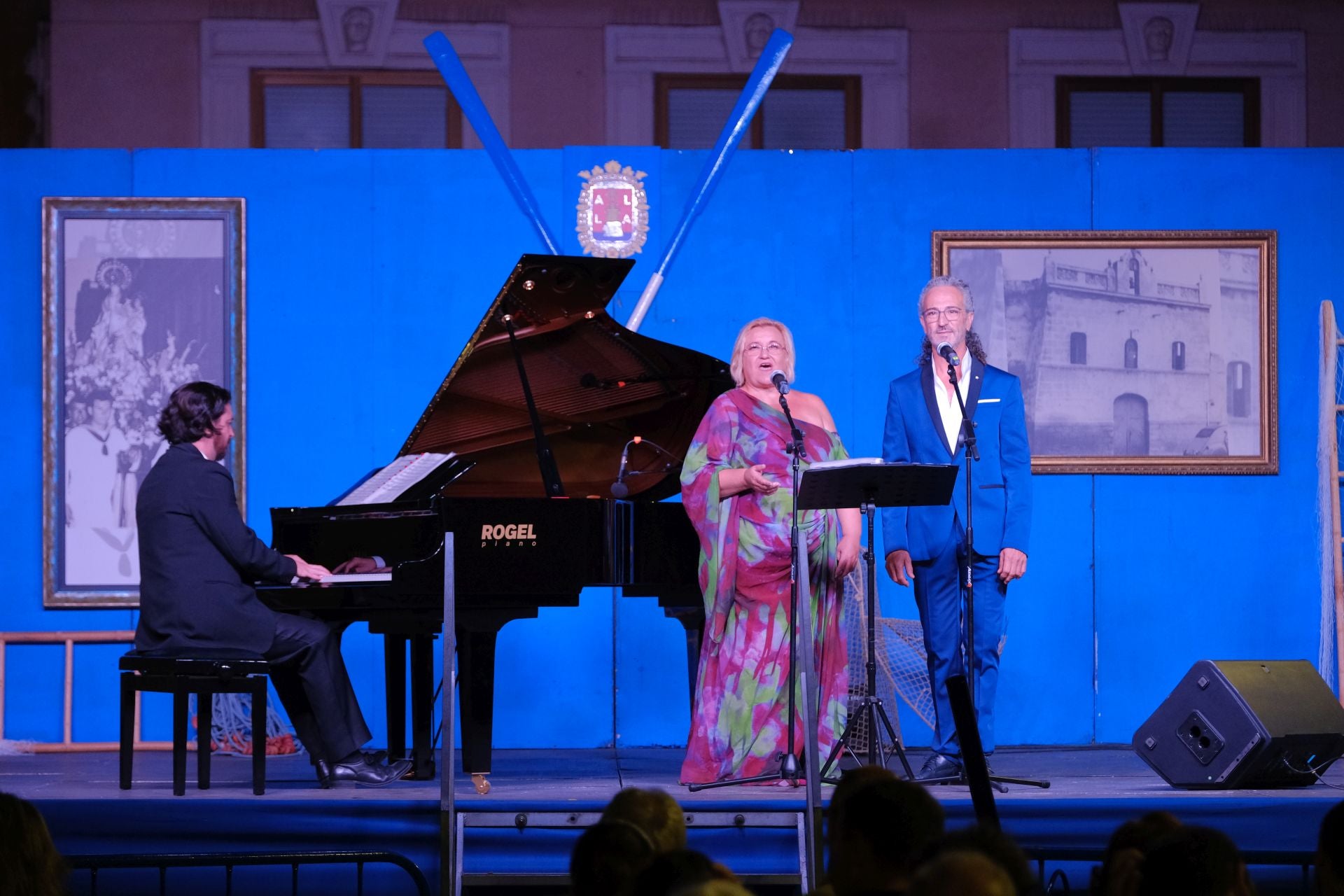 El pregón y el engalanado de calles marcan el inicio de las fiestas del Raval Roig