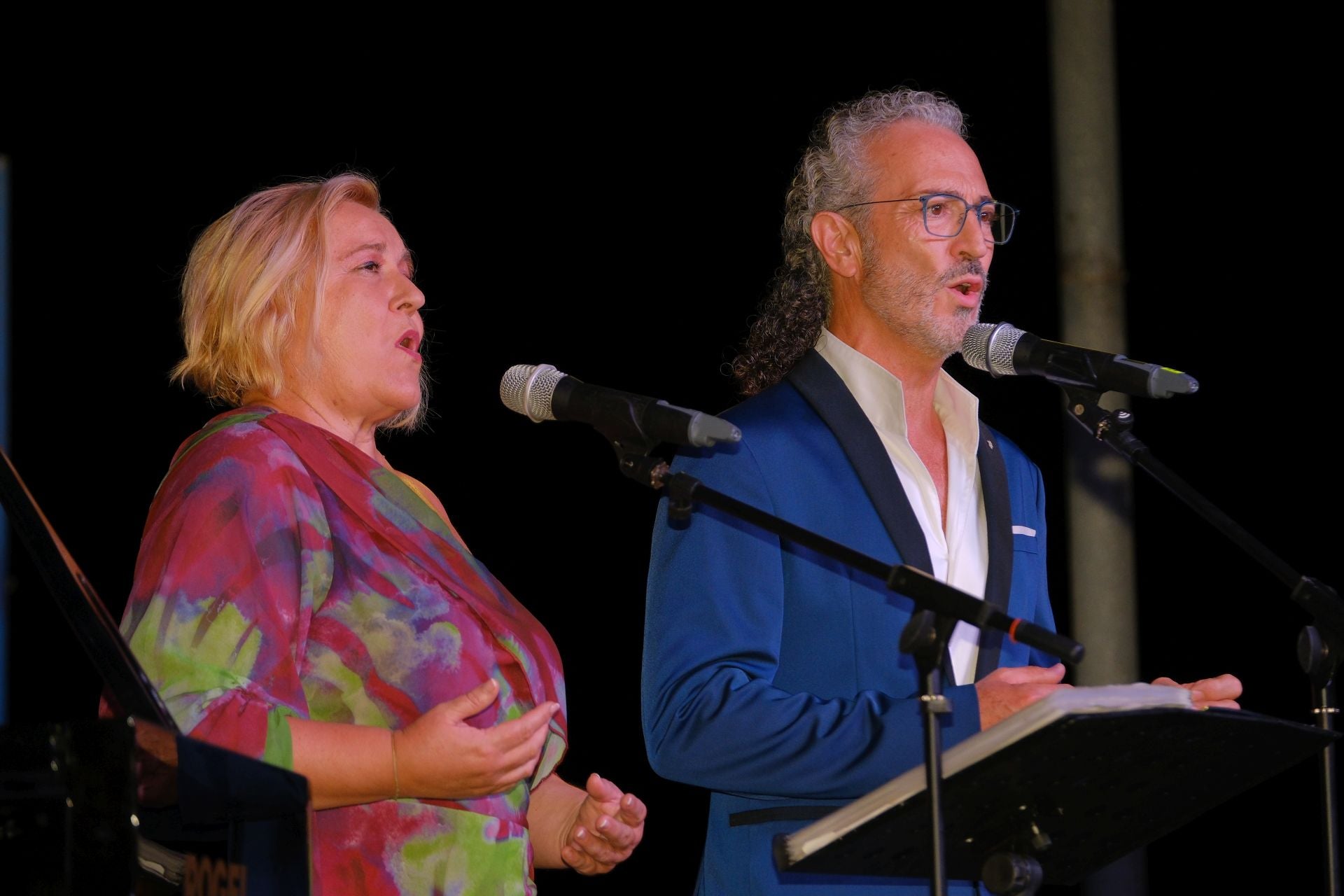 El pregón y el engalanado de calles marcan el inicio de las fiestas del Raval Roig