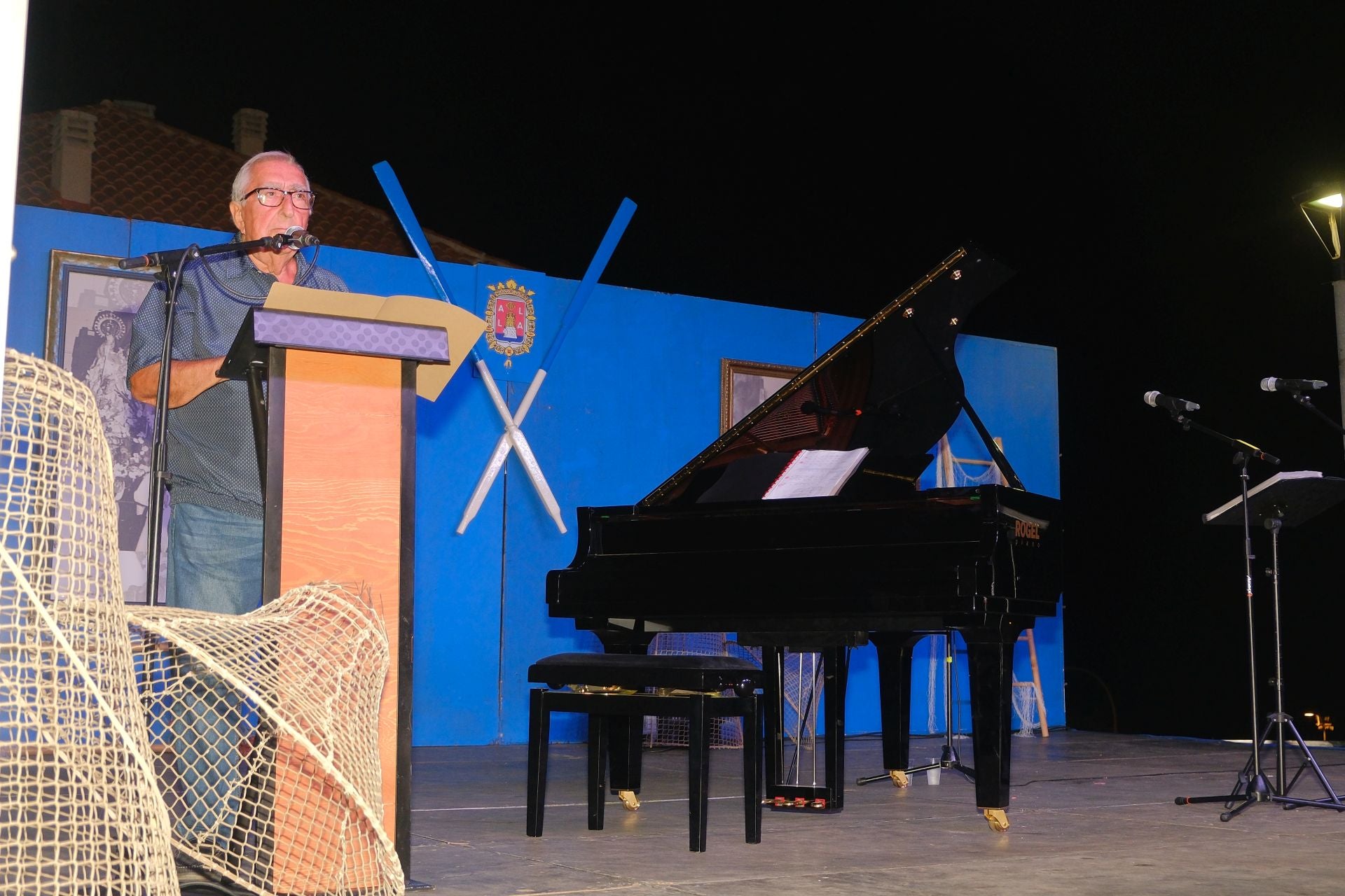 El pregón y el engalanado de calles marcan el inicio de las fiestas del Raval Roig