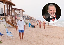 Casas de Playa Babilonia y una imagen recinte del Rey.