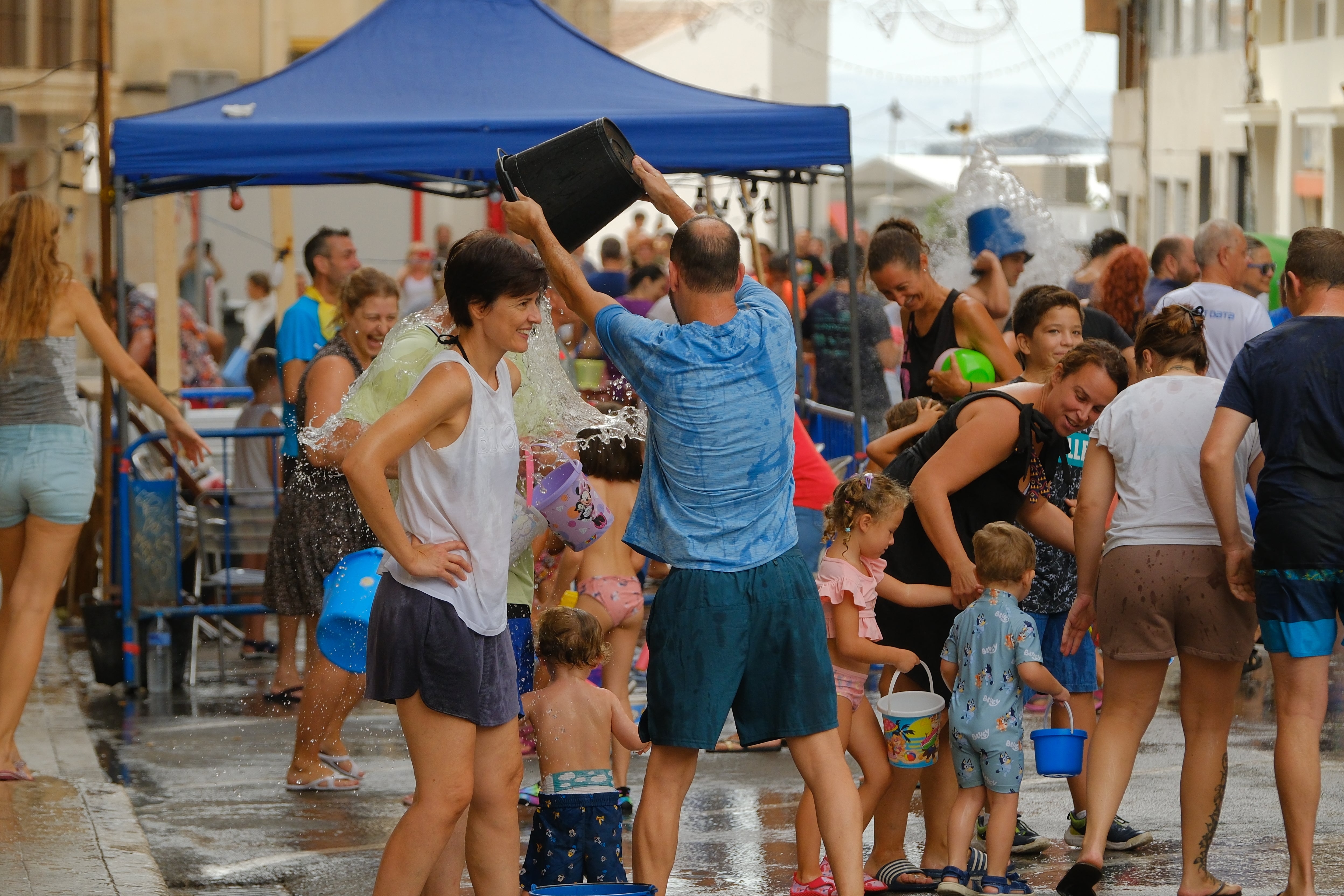 Diversión a cubazos en el Raval Roig