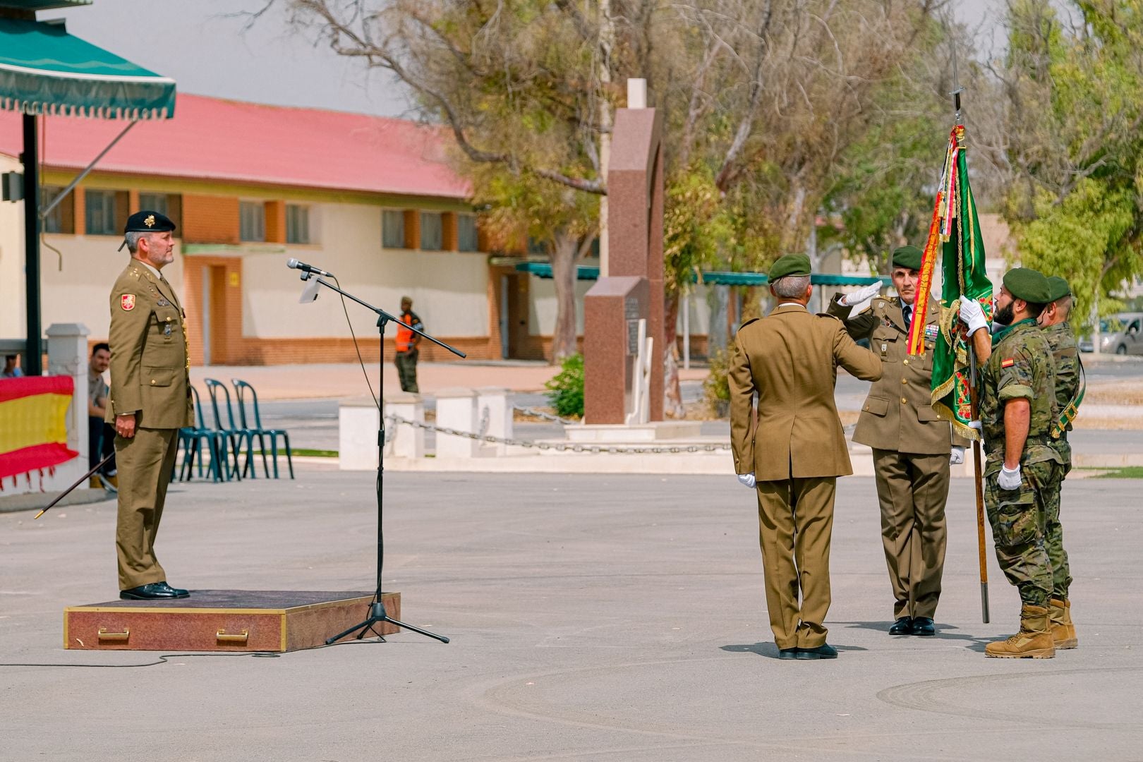 La toma de mando del nuevo líder del MOE, en imágenes