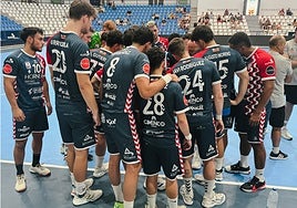 Tiempo muerto del Horneo EÓN Alicante durante esta pretemporada.