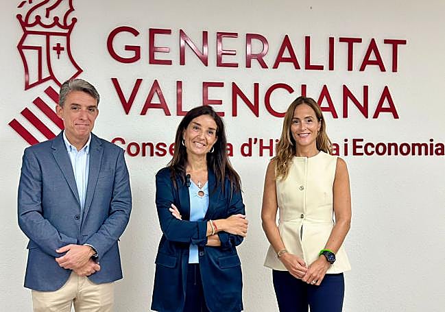 Ángel Zaera, Ruth Merino e Inmaculada Domínguez, después de la rueda de prensa.