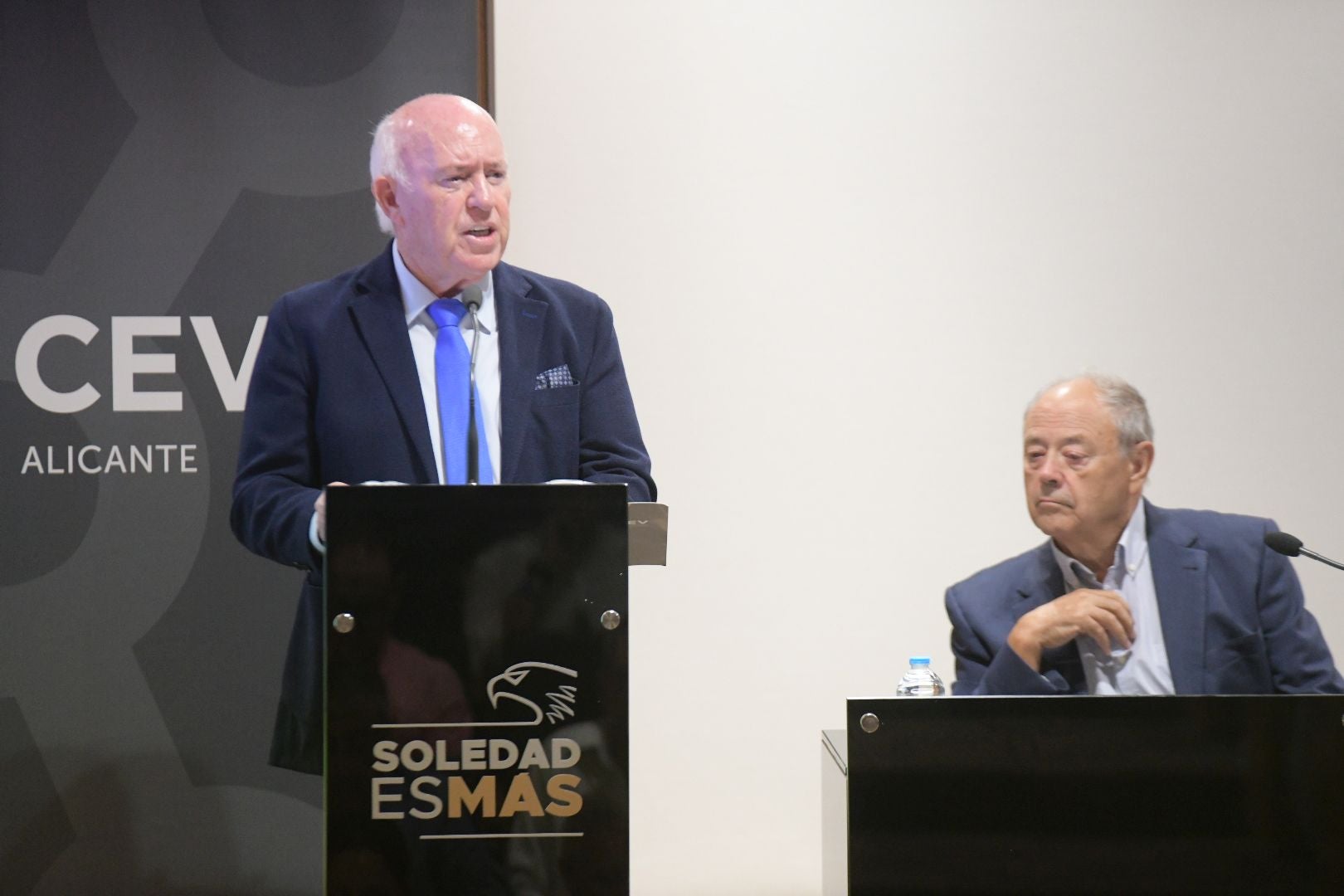 La jornada sobre absentismo laboral celebrada en Elche, en imágenes