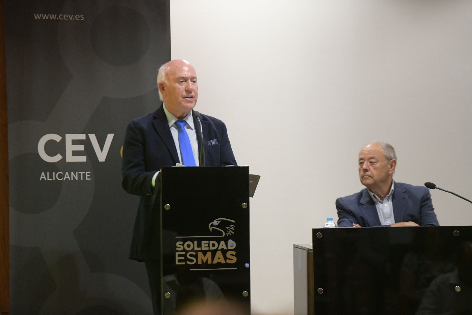 La jornada sobre absentismo laboral celebrada en Elche, en imágenes